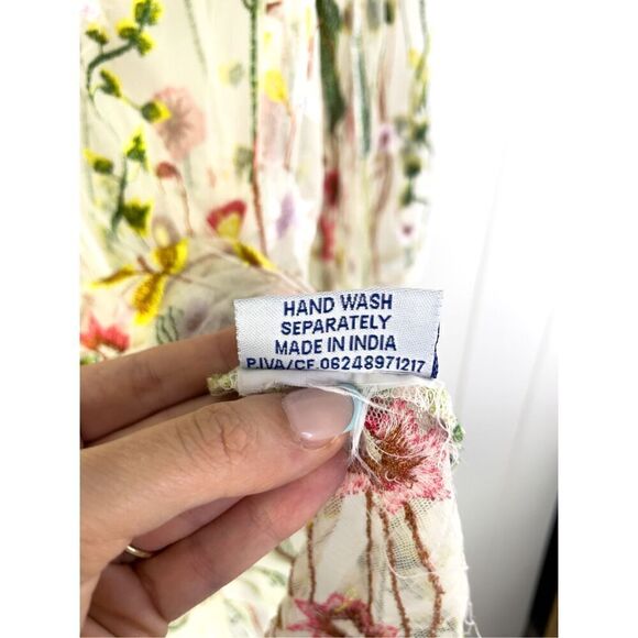 Colori di Mare Beachwear Embroidered Floral Butterfly Lace Detail Cover Up OS - Picture 6 of 9